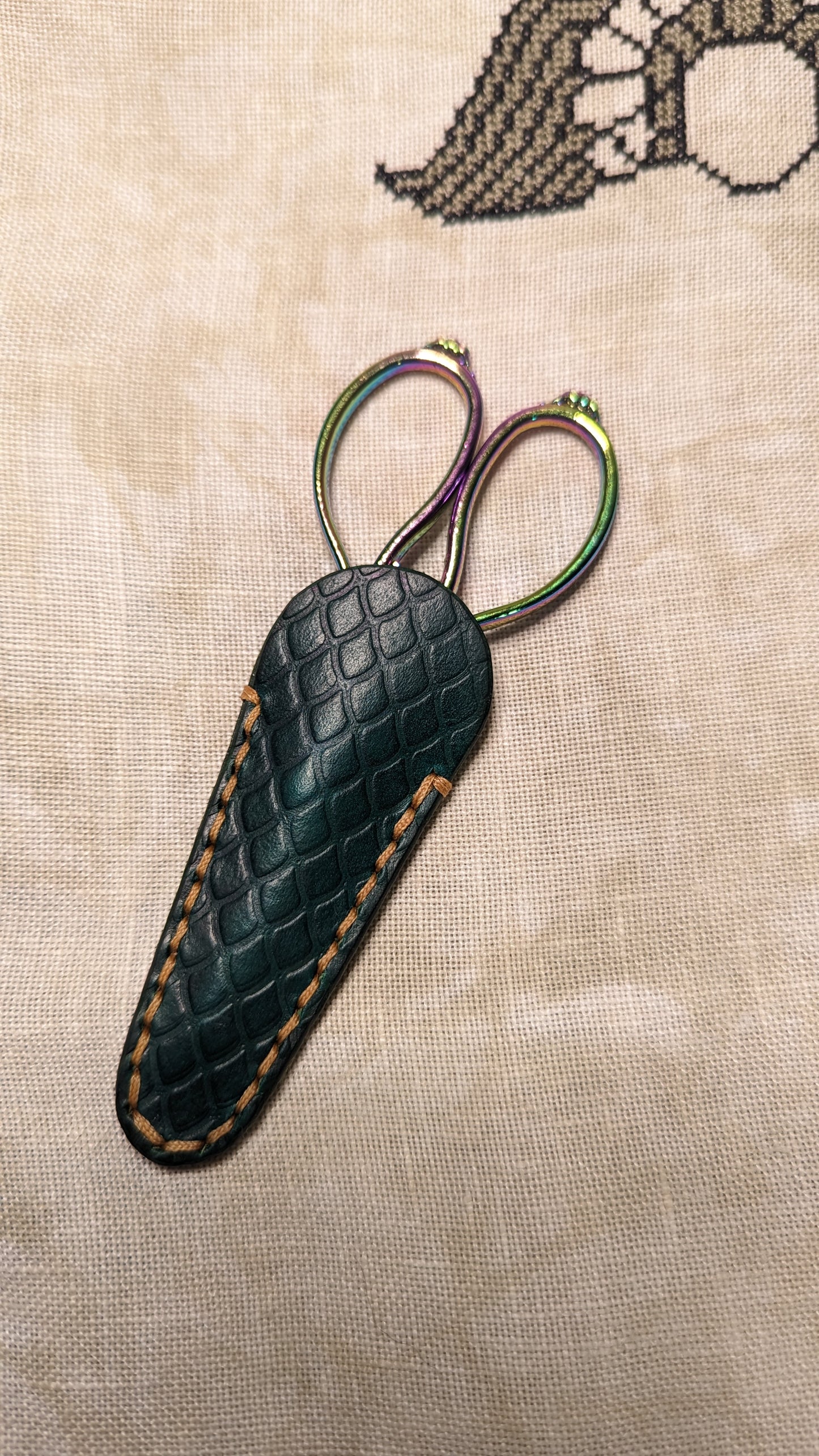 Dragon Scale Scissor Sheath